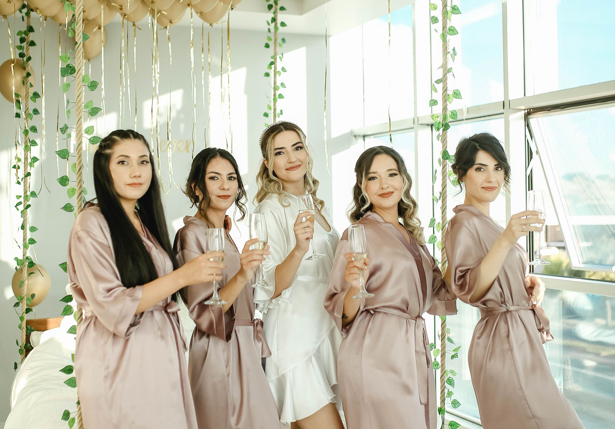 Bridal nail services image.